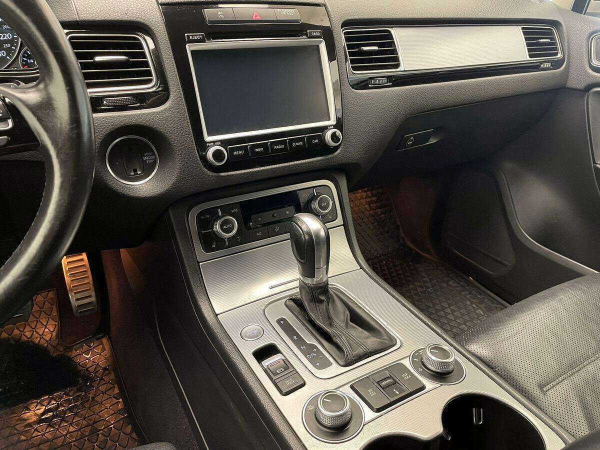 Купить Volkswagen Touareg с пробегом. Фото: #17