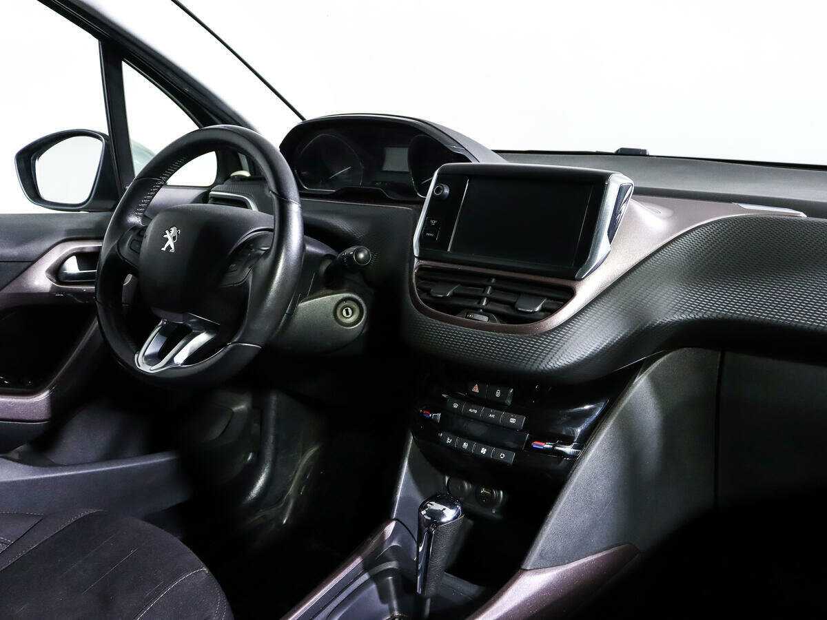 Купить Peugeot 2008 с пробегом. Фото: #6