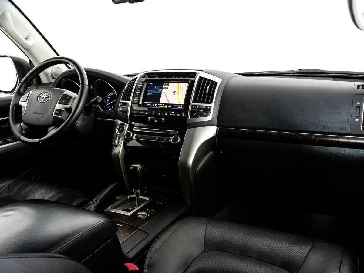Купить Toyota Land Cruiser с пробегом. Фото: #10