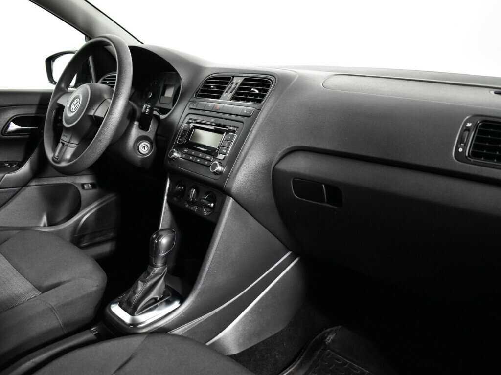 Купить Volkswagen Polo с пробегом. Фото: #8