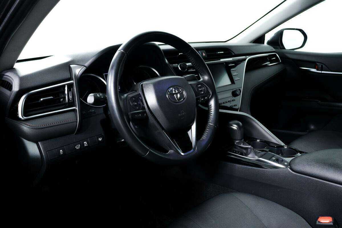 Купить Toyota Camry с пробегом. Фото: #11