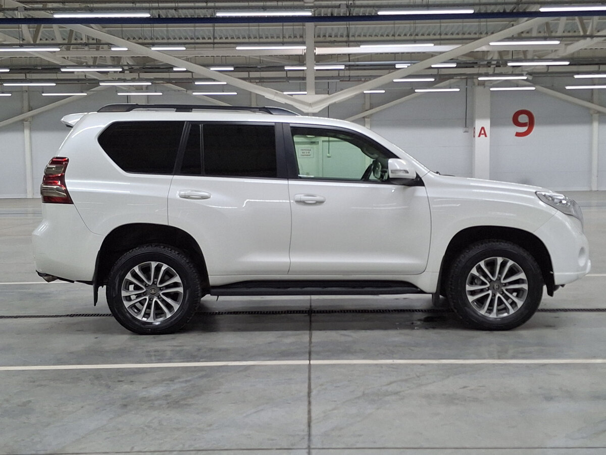 Купить Toyota Land Cruiser Prado с пробегом. Фото: #3