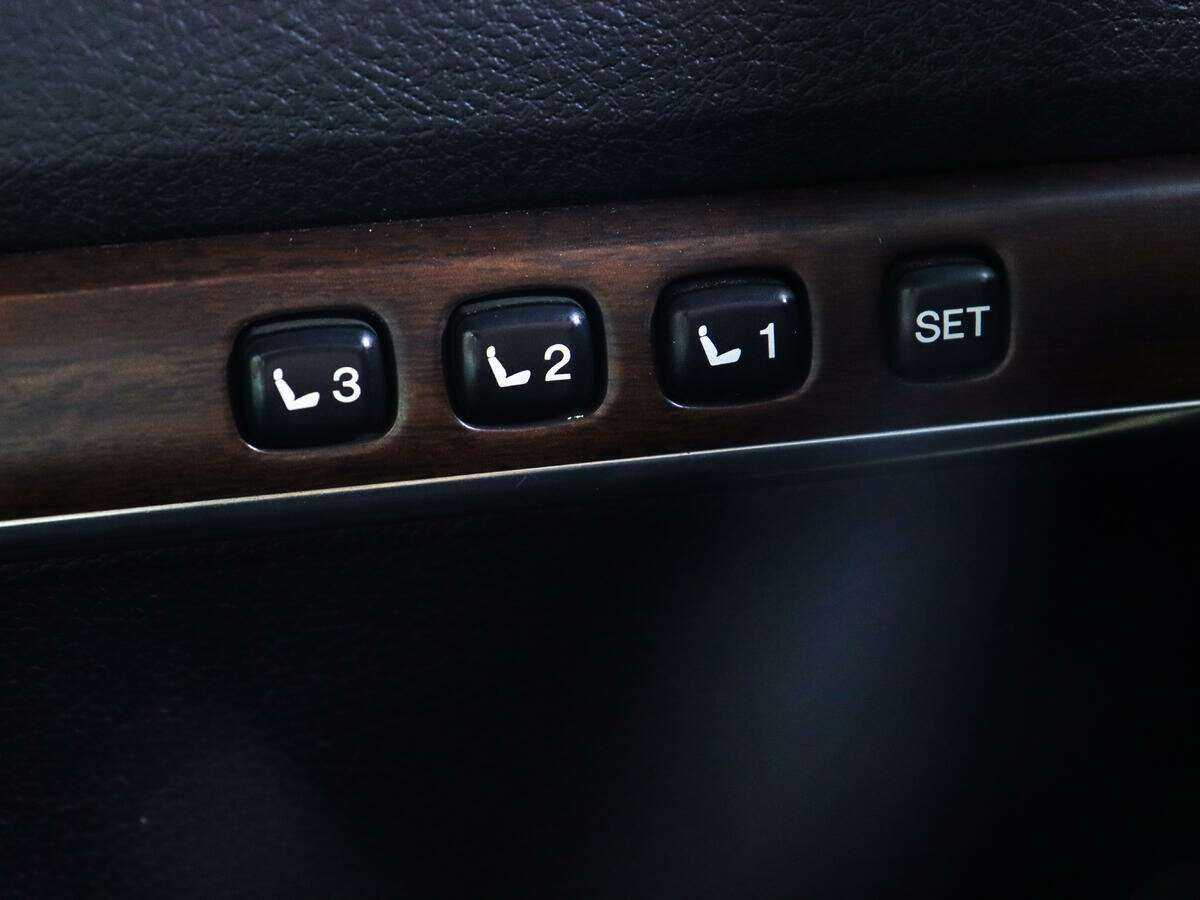 Купить Toyota Land Cruiser с пробегом. Фото: #20