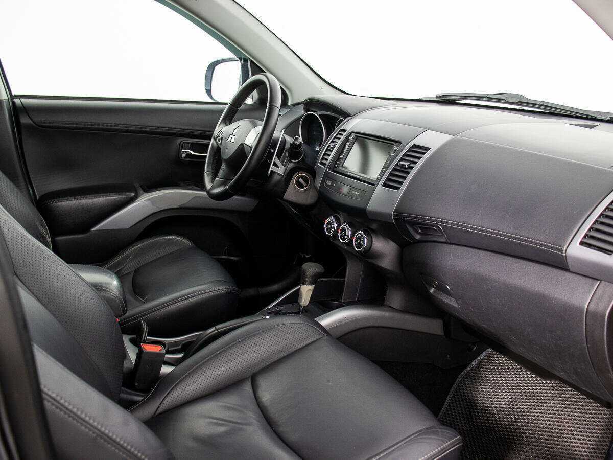 Купить Mitsubishi Outlander с пробегом. Фото: #8