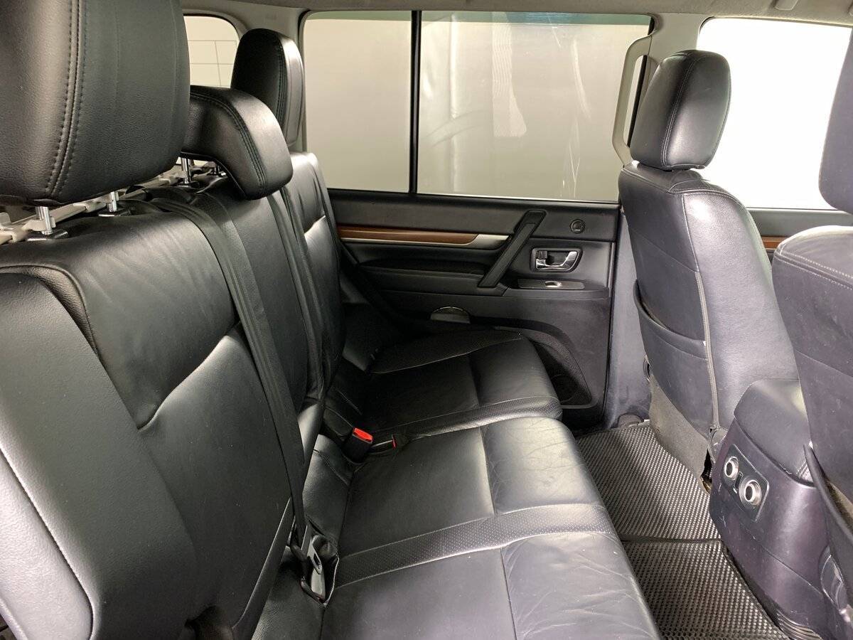 Купить Mitsubishi Pajero с пробегом. Фото: #16