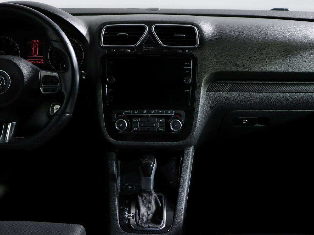 Купить Volkswagen Scirocco с пробегом. Фото: #12