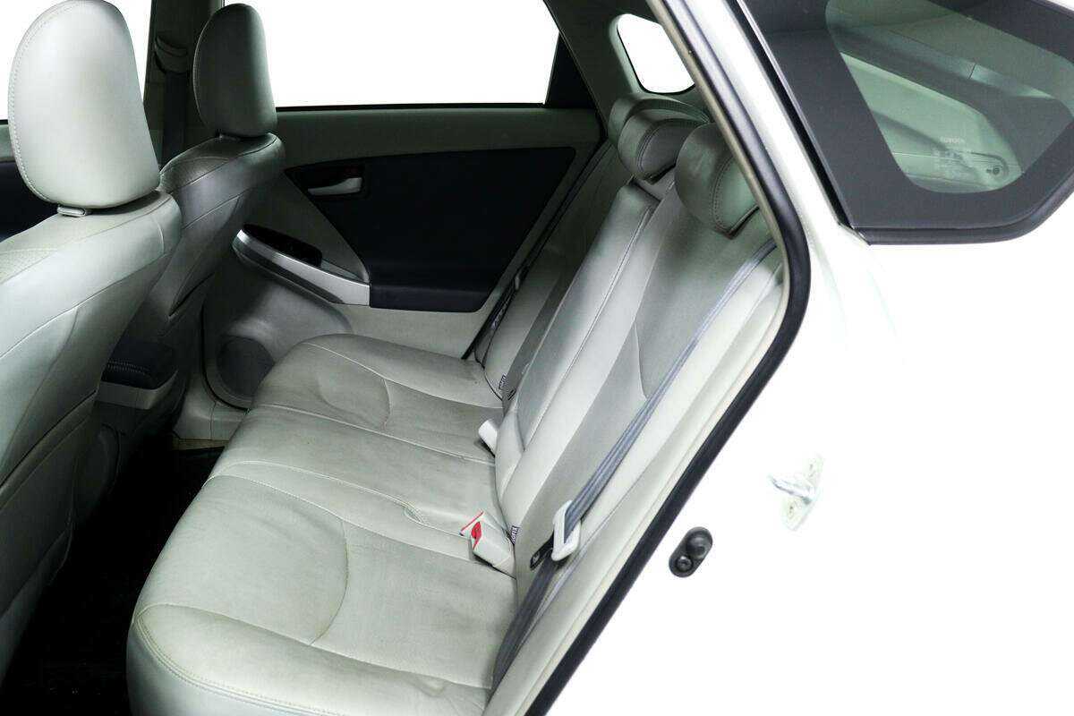 Купить Toyota Prius с пробегом. Фото: #11