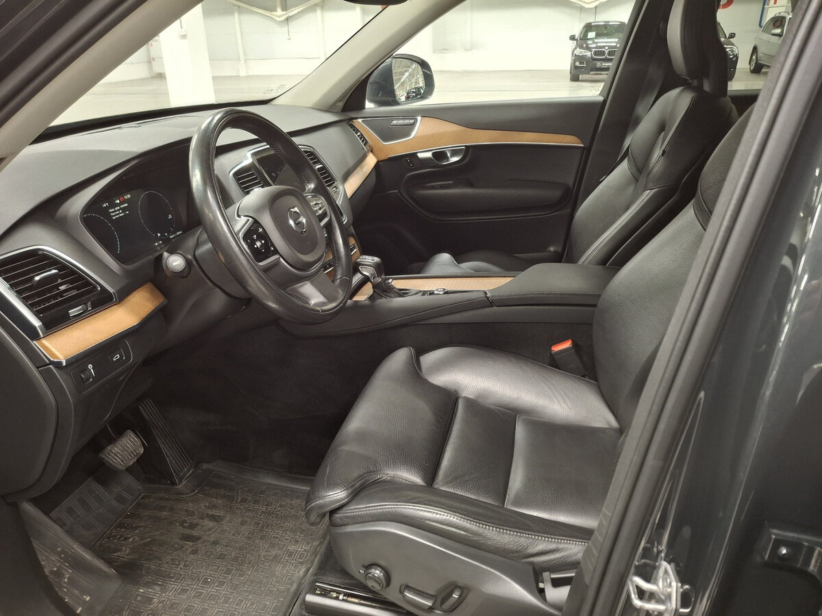 Купить Volvo XC90 с пробегом. Фото: #15