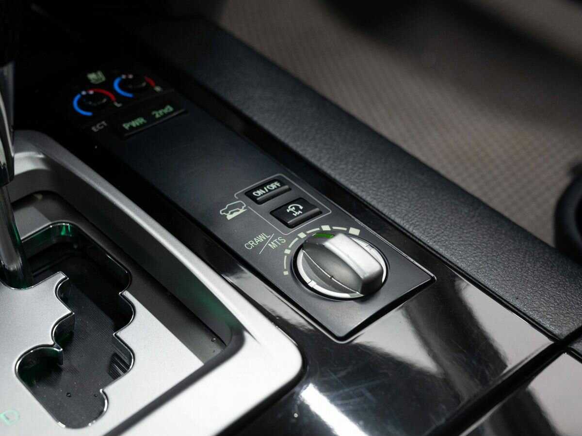 Купить Toyota Land Cruiser с пробегом. Фото: #30