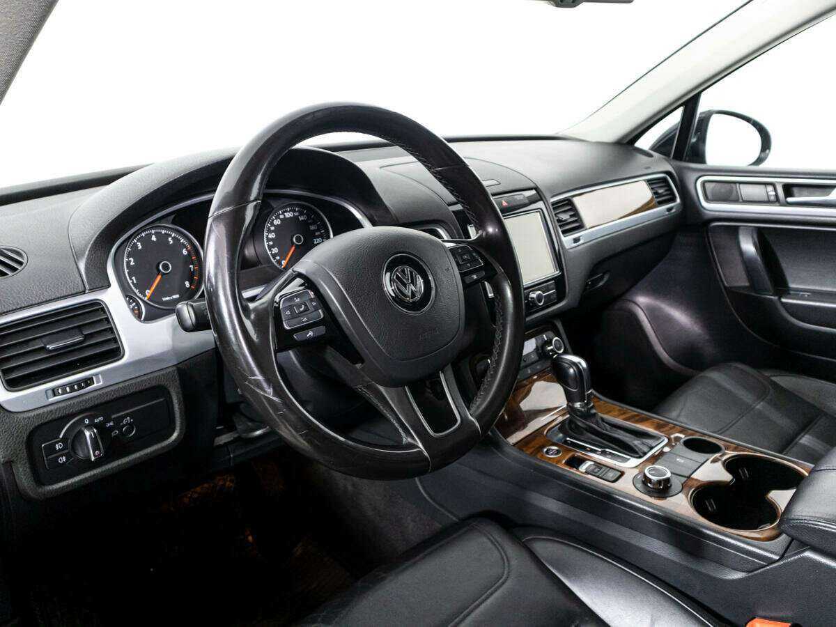 Купить Volkswagen Touareg с пробегом. Фото: #10