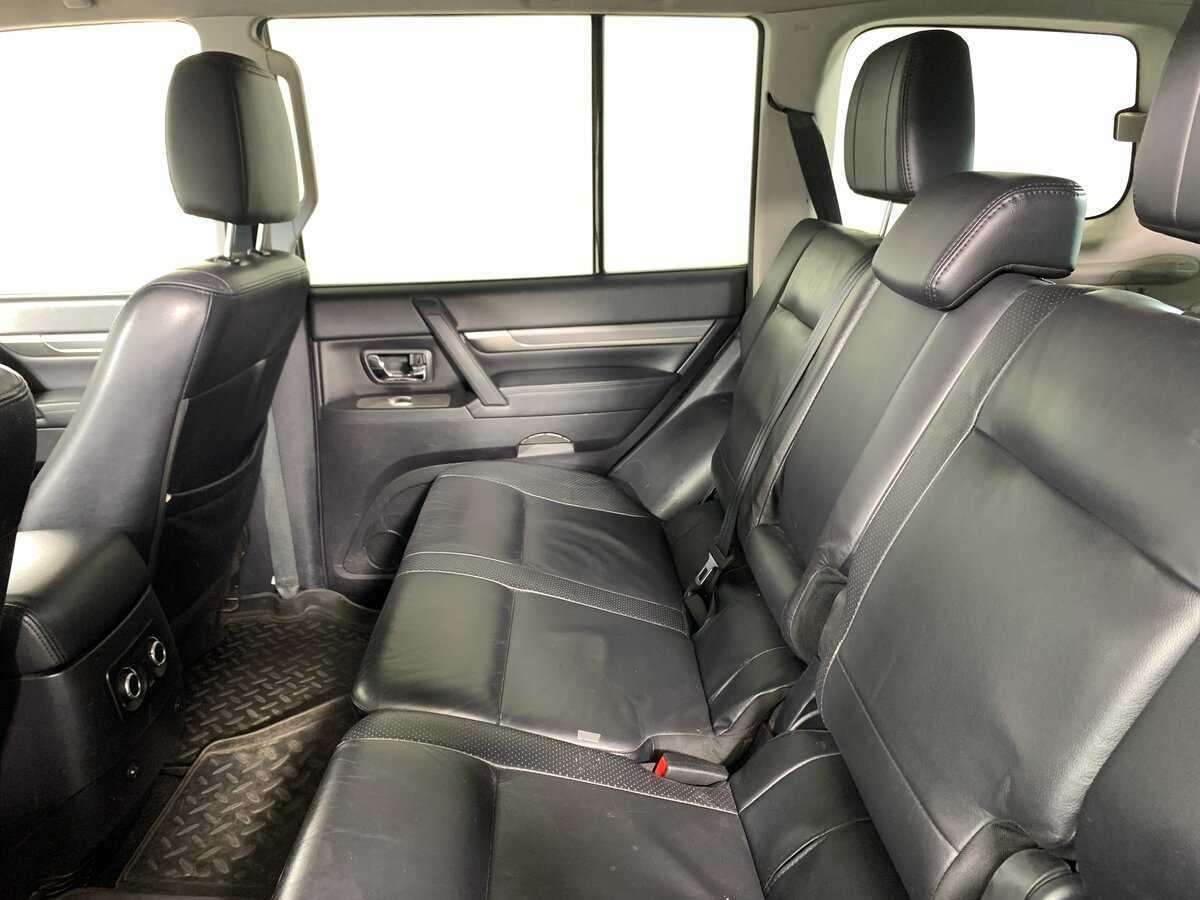 Купить Mitsubishi Pajero с пробегом. Фото: #16