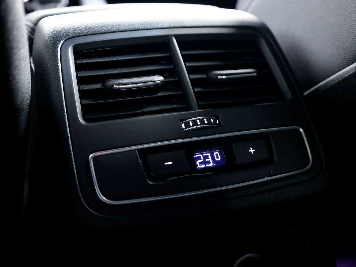Купить Audi A4 с пробегом. Фото: #12