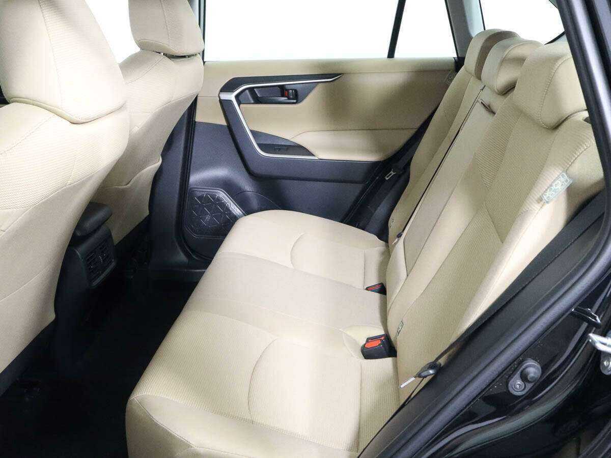 Купить Toyota RAV4 с пробегом. Фото: #7