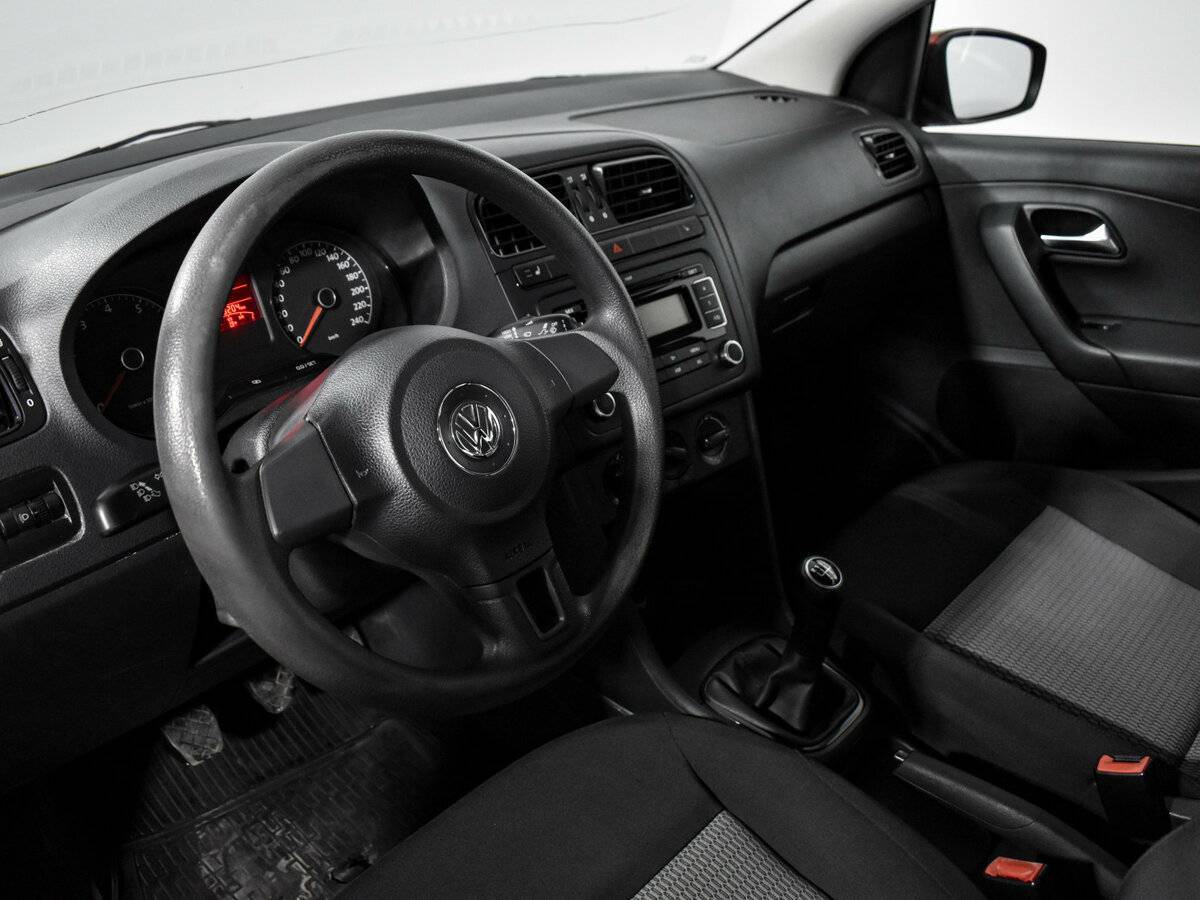 Купить Volkswagen Polo с пробегом. Фото: #7