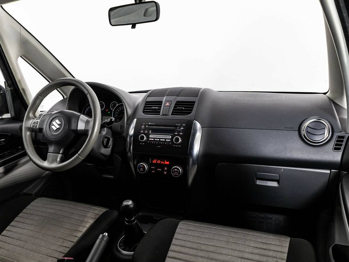 Купить Suzuki SX4 с пробегом. Фото: #8