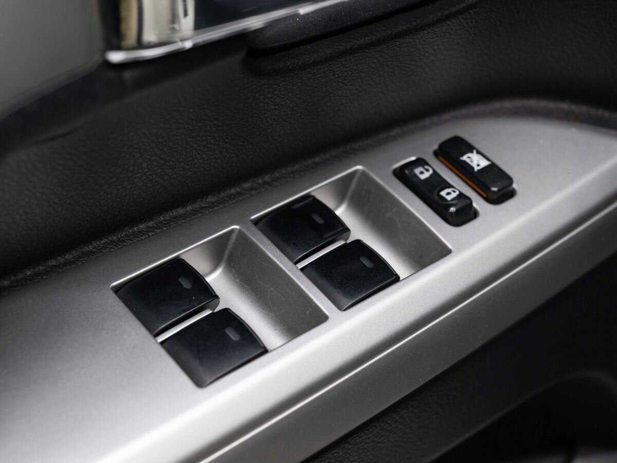 Купить Toyota Land Cruiser с пробегом. Фото: #23