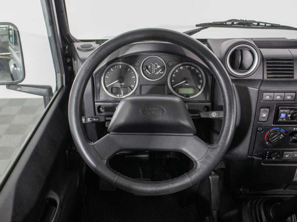 Купить Land Rover Defender с пробегом. Фото: #17