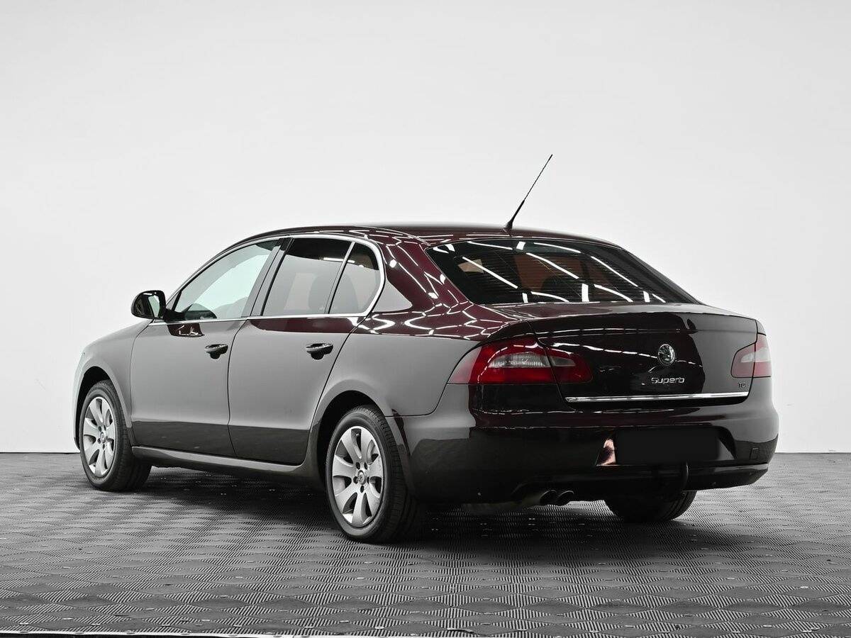 Купить Skoda Superb с пробегом. Фото: #2
