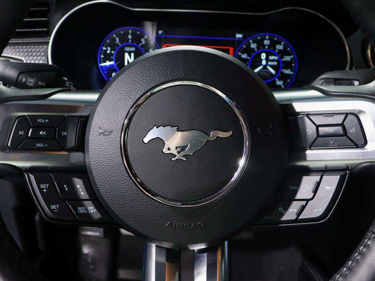 Купить Ford Mustang с пробегом. Фото: #22