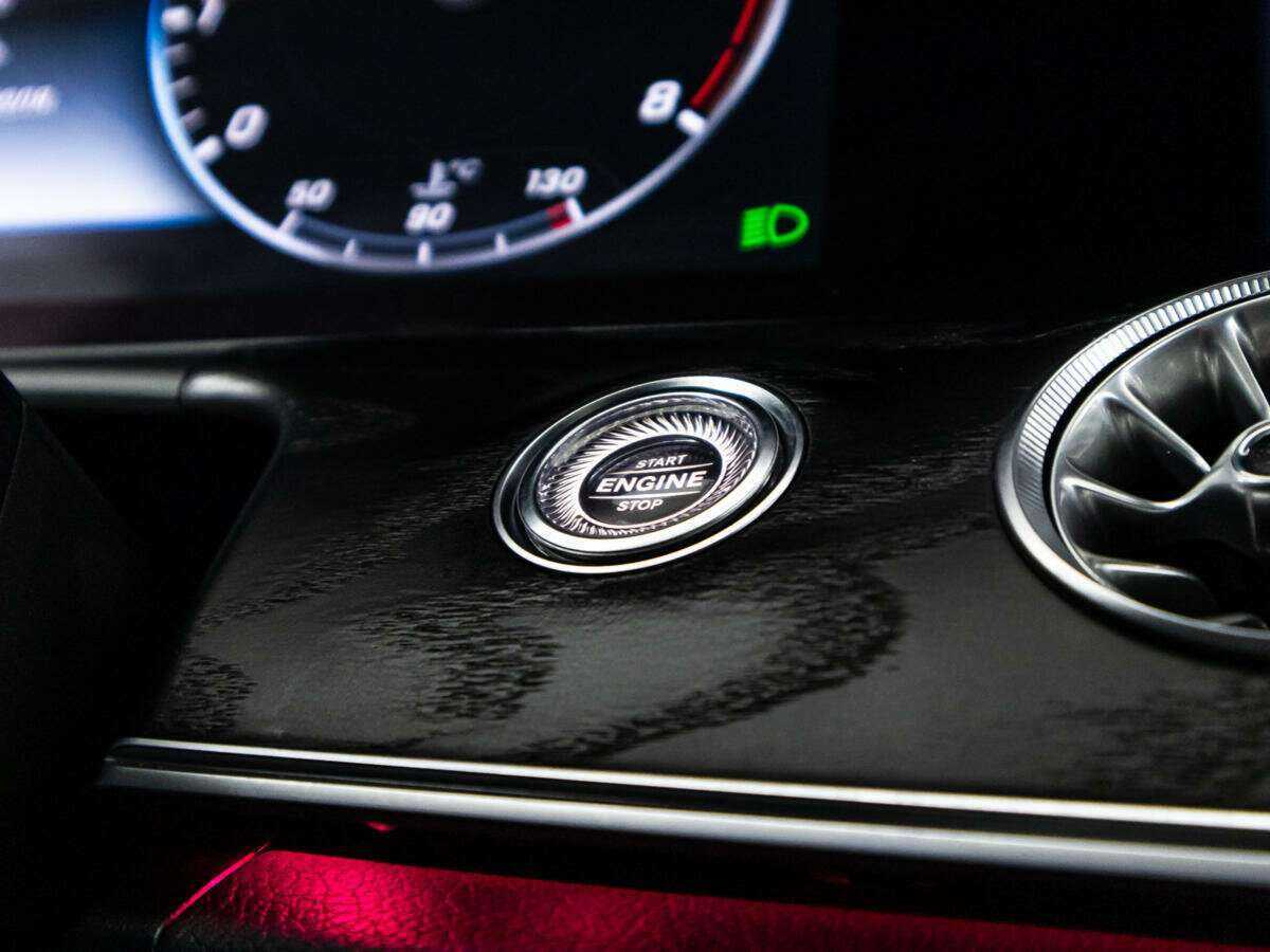 Купить Mercedes-Benz E-Класс с пробегом. Фото: #15