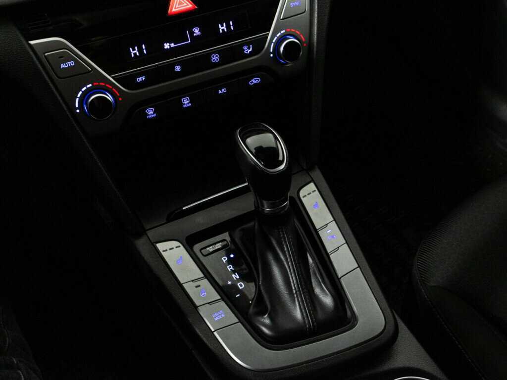 Купить Hyundai Elantra с пробегом. Фото: #16