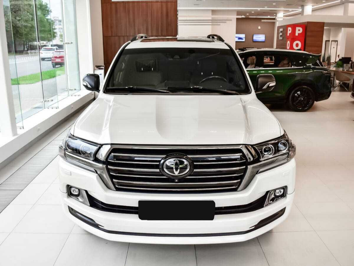 Купить Toyota Land Cruiser с пробегом. Фото: #2