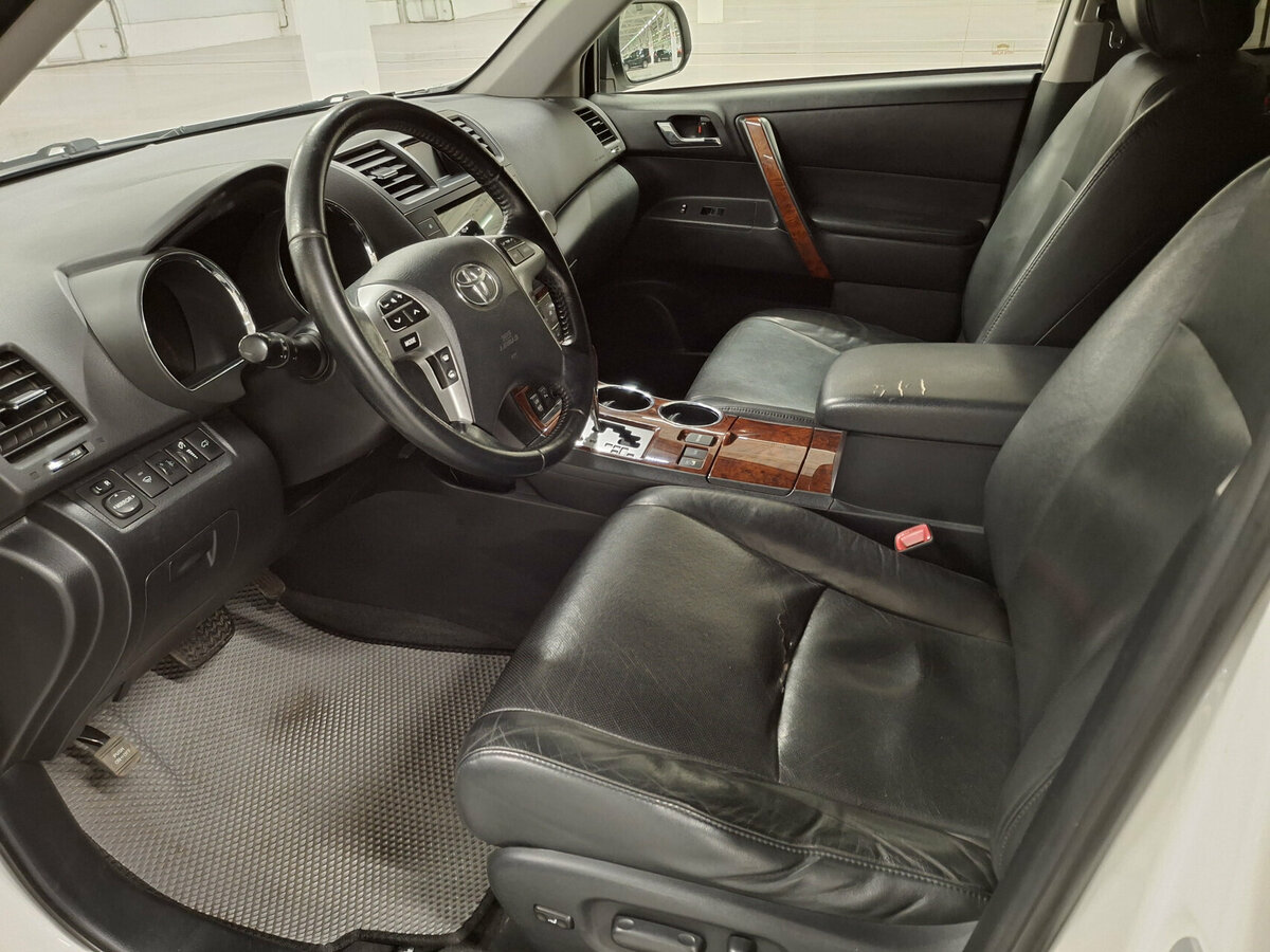 Купить Toyota Highlander с пробегом. Фото: #15