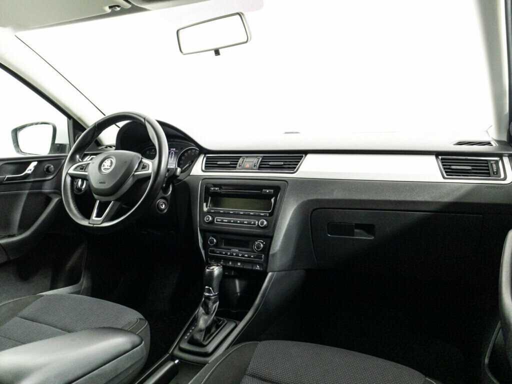 Купить Skoda Rapid с пробегом. Фото: #8