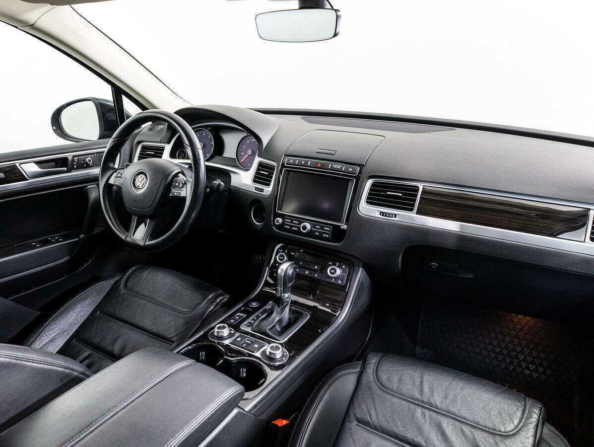 Купить Volkswagen Touareg с пробегом. Фото: #6