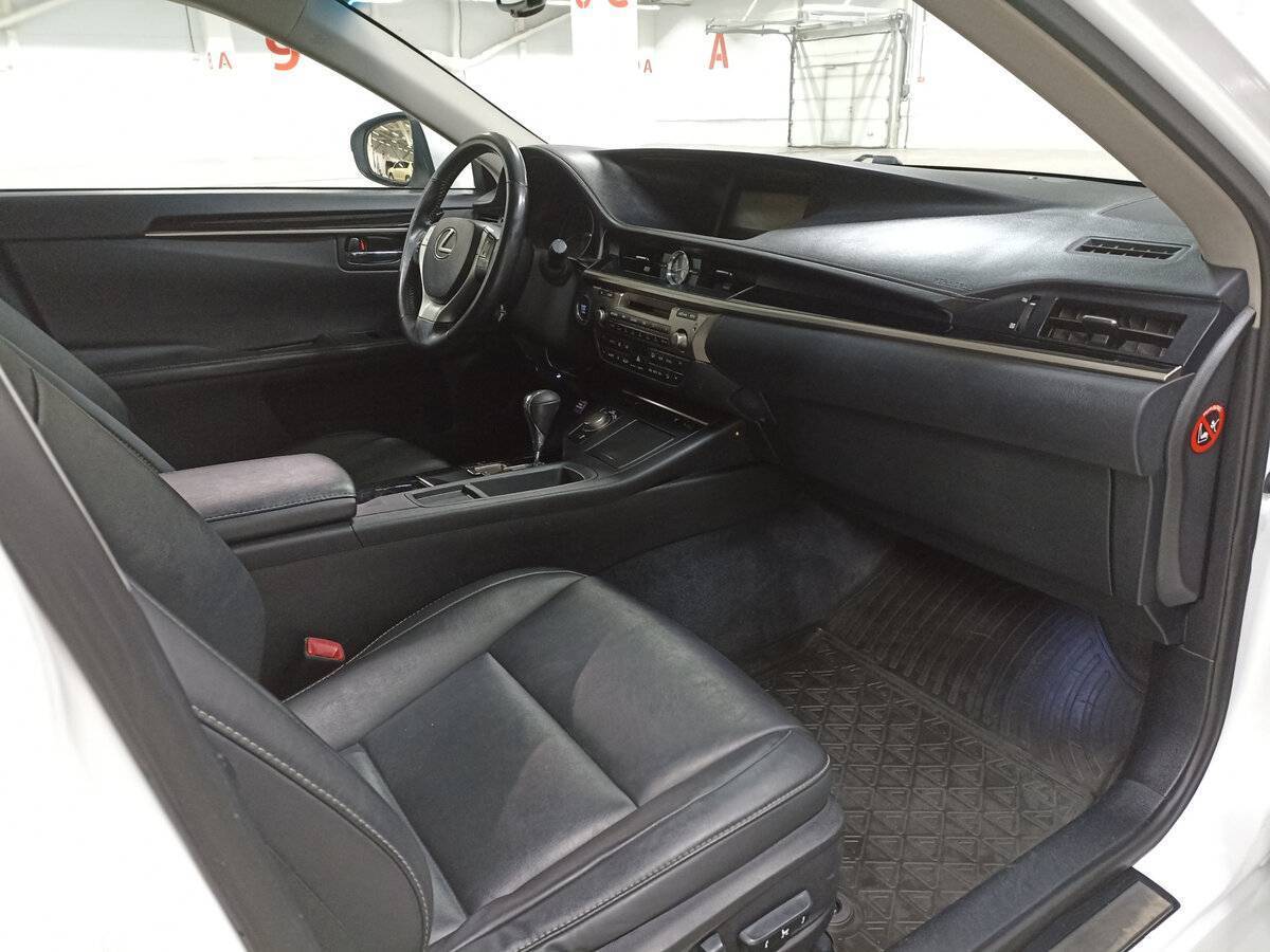 Купить Lexus ES с пробегом. Фото: #10