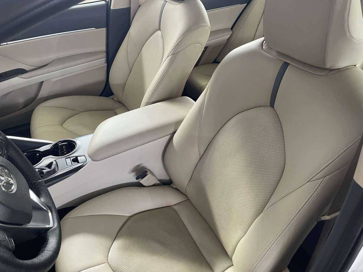 Купить Toyota Camry с пробегом. Фото: #16