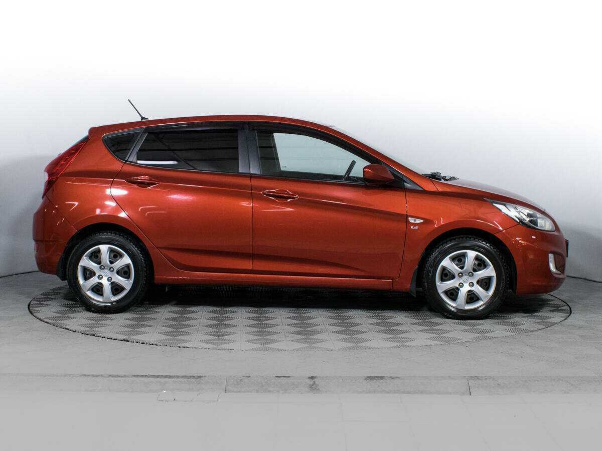 Купить Hyundai Solaris с пробегом. Фото: #3