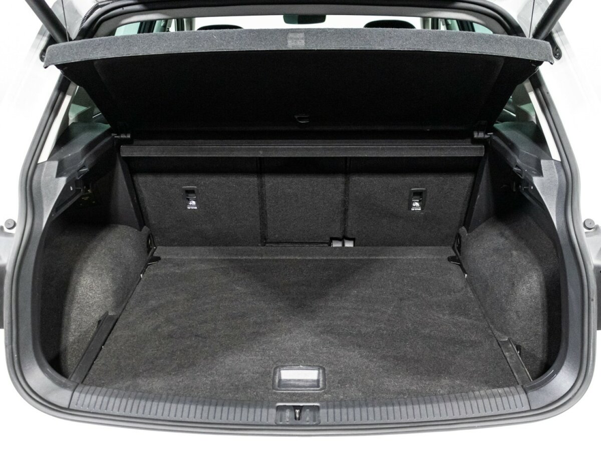 Купить Volkswagen Tiguan с пробегом. Фото: #19