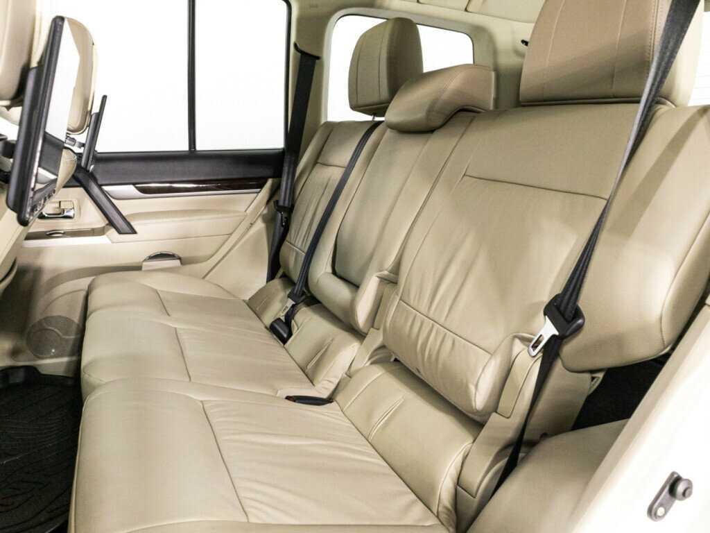 Купить Mitsubishi Pajero с пробегом. Фото: #9