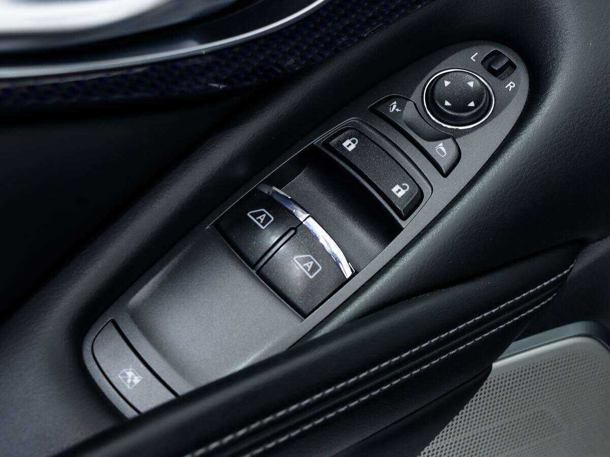 Купить Infiniti Q60 с пробегом. Фото: #24