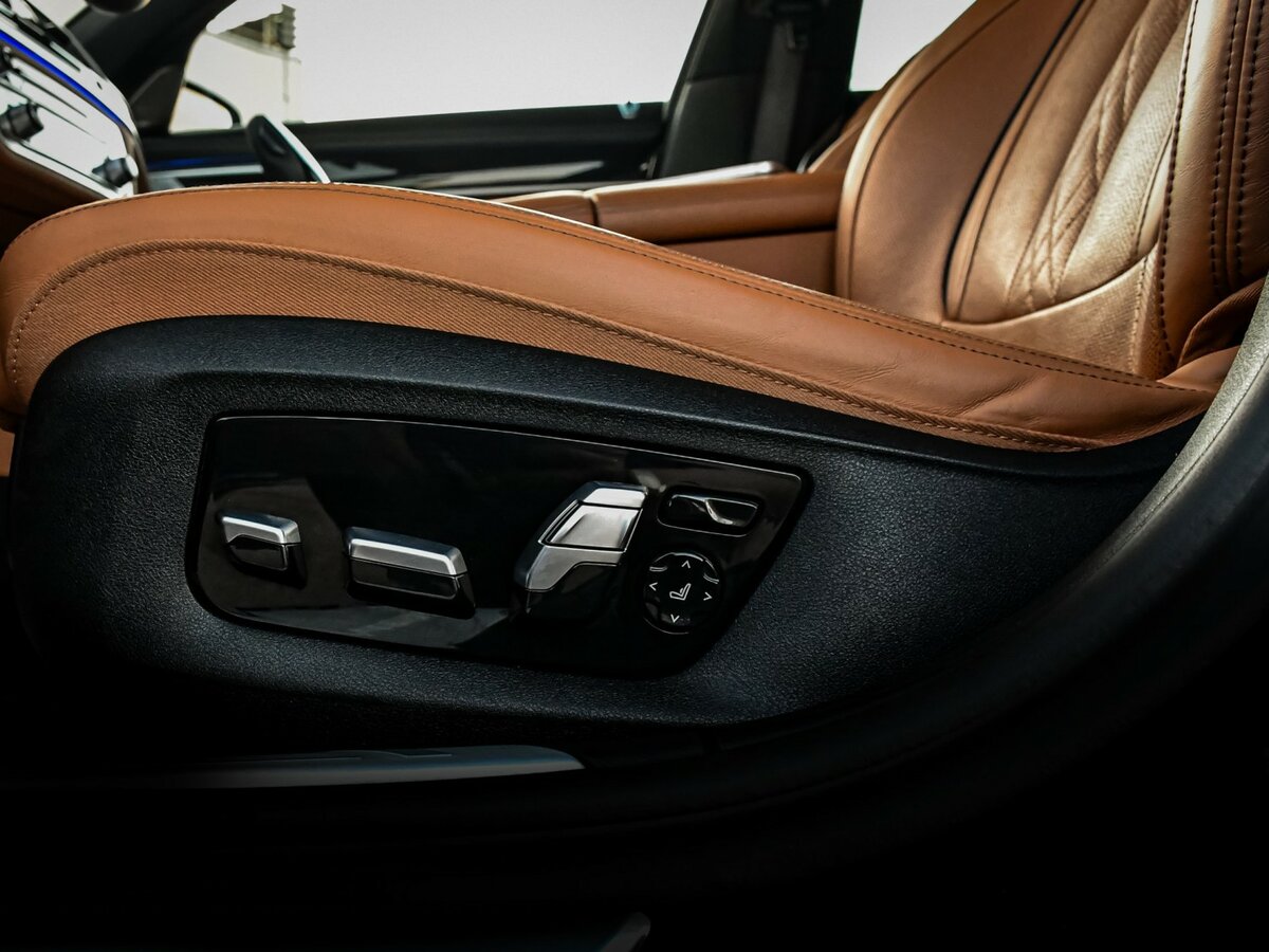 Купить BMW 7 серии с пробегом. Фото: #17