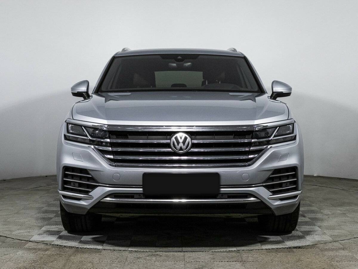 Купить Volkswagen Touareg с пробегом. Фото: #1