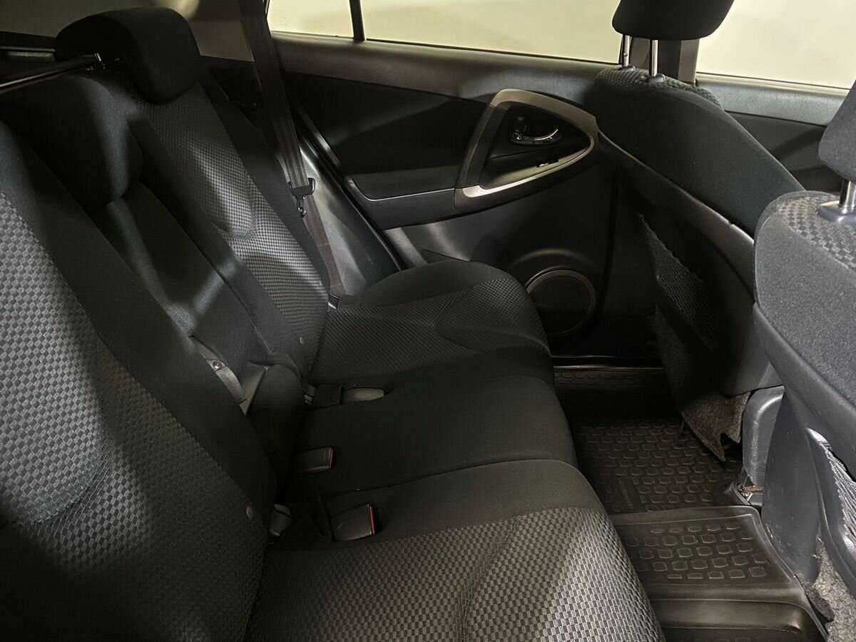 Купить Toyota RAV4 с пробегом. Фото: #10