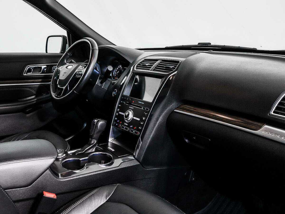 Купить Ford Explorer с пробегом. Фото: #13
