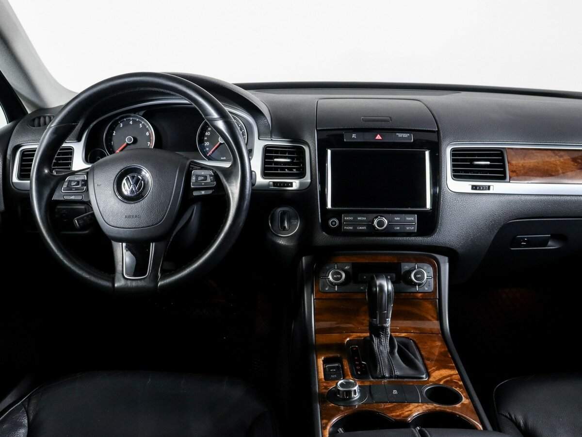 Купить Volkswagen Touareg с пробегом. Фото: #11