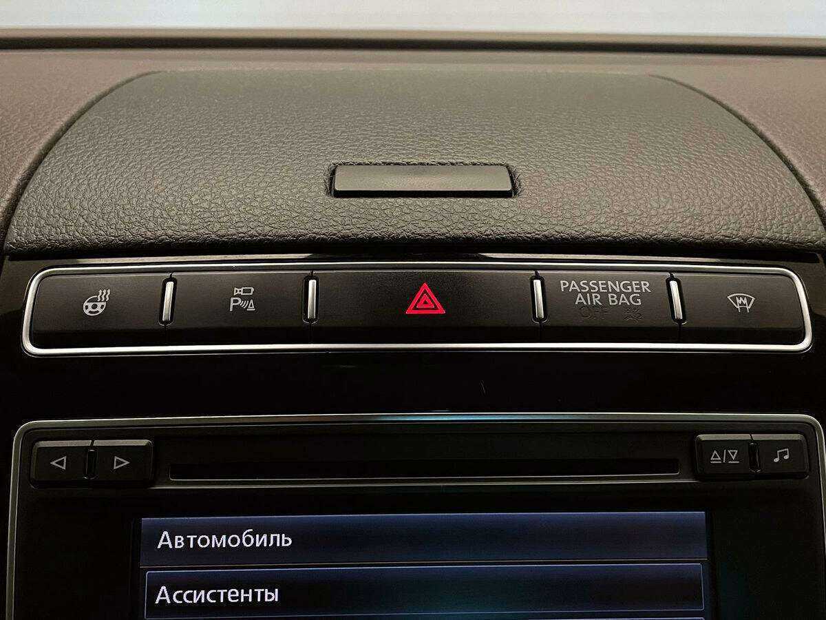 Купить Volkswagen Touareg с пробегом. Фото: #22