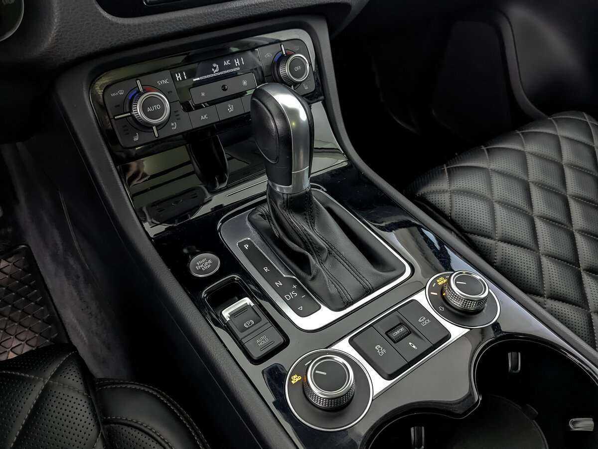 Купить Volkswagen Touareg с пробегом. Фото: #20