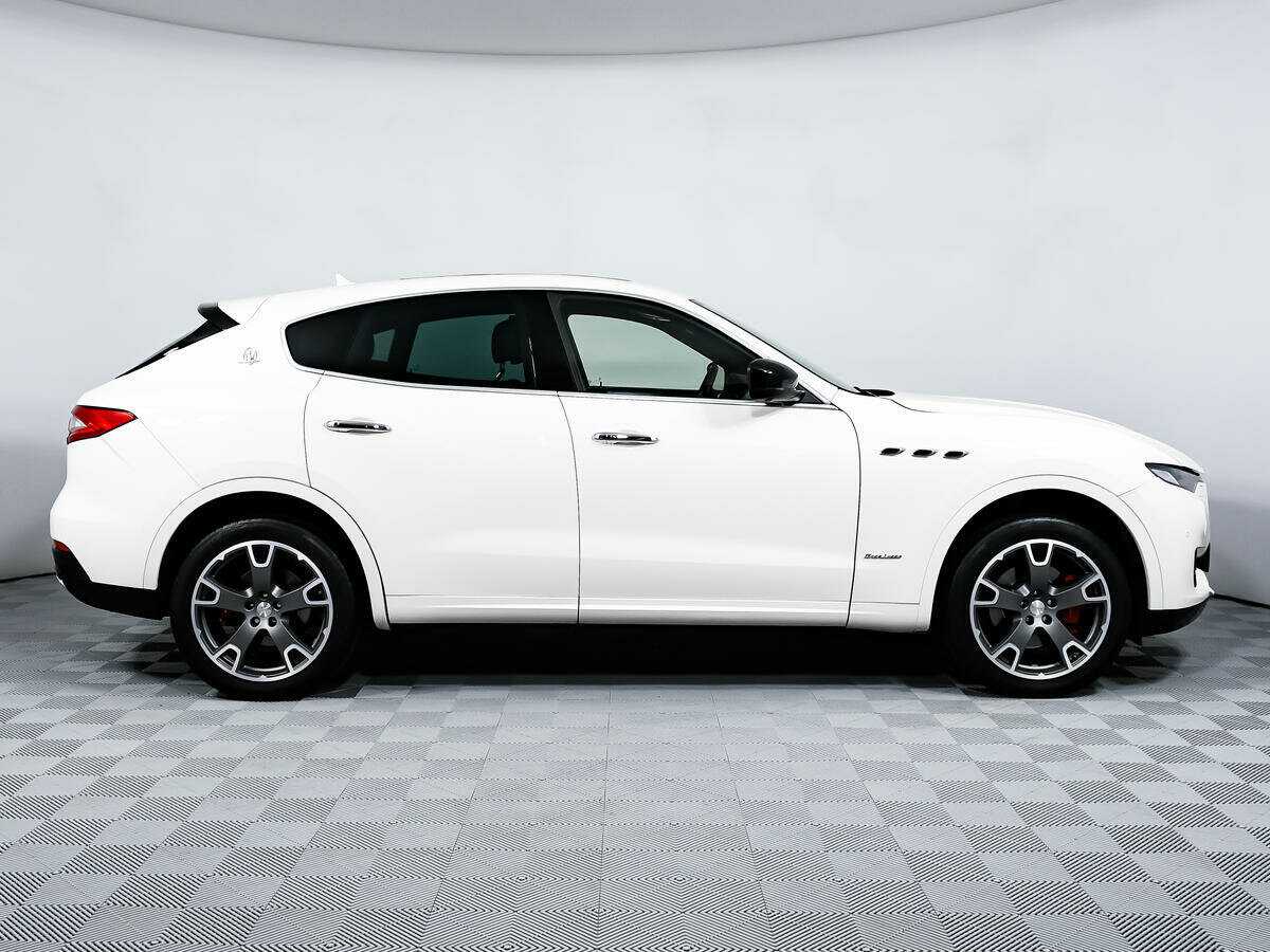 Купить Maserati Levante с пробегом. Фото: #3