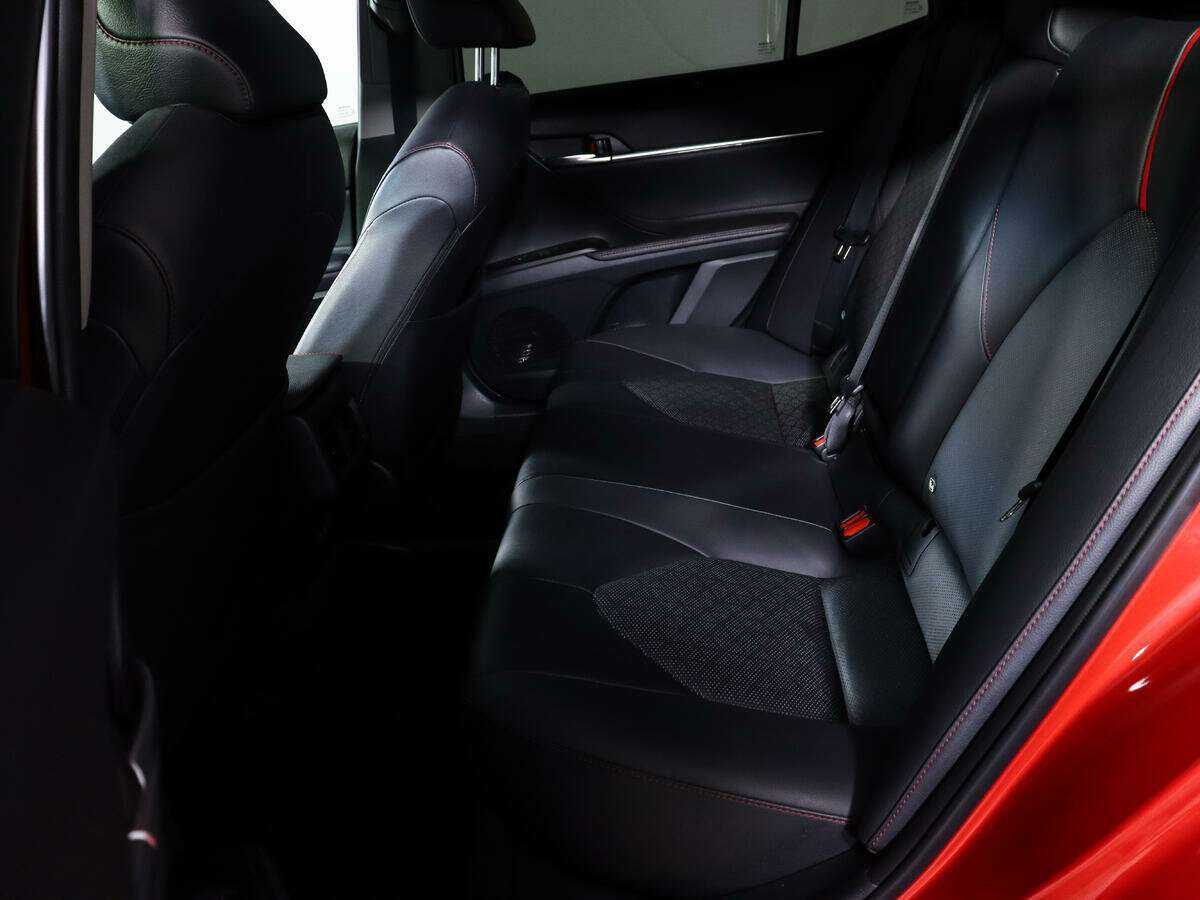 Купить Toyota Camry с пробегом. Фото: #9