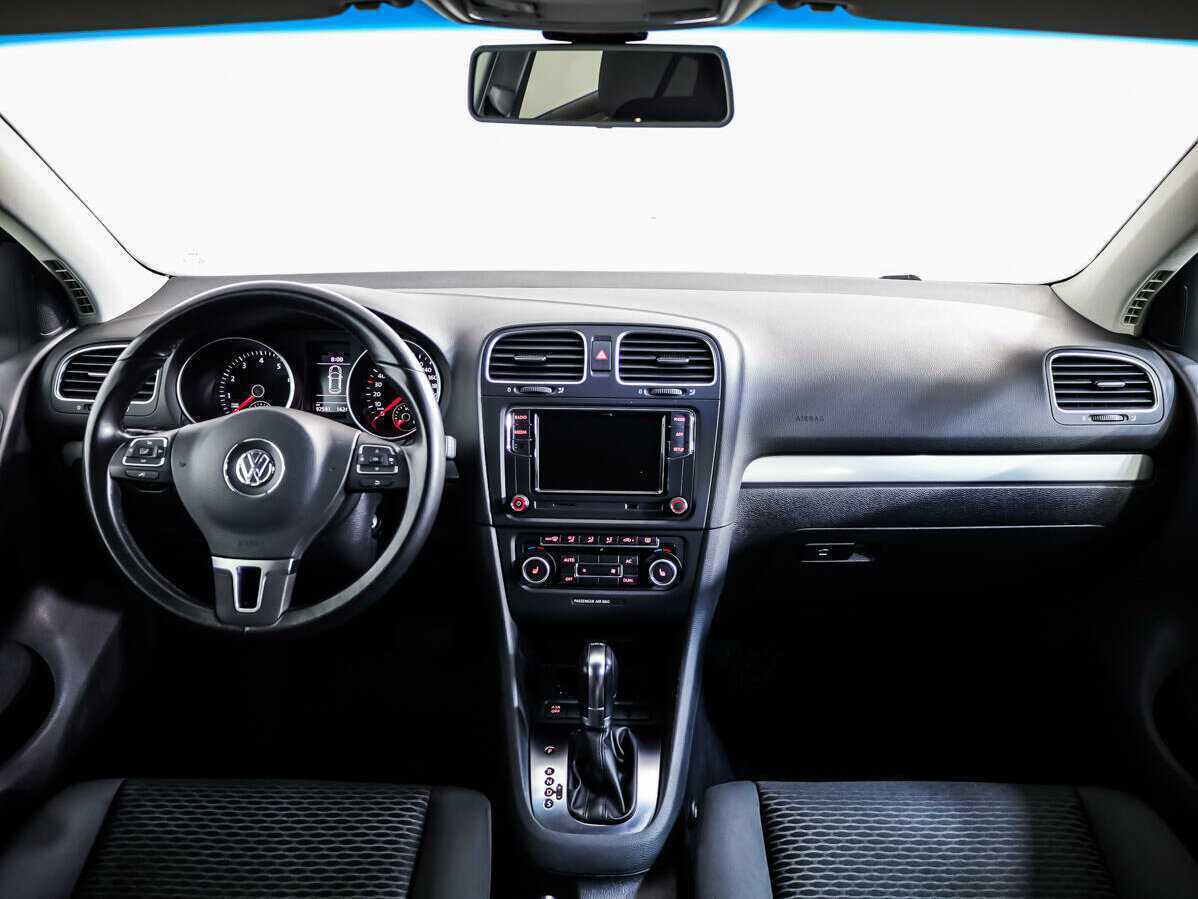 Купить Volkswagen Golf с пробегом. Фото: #8