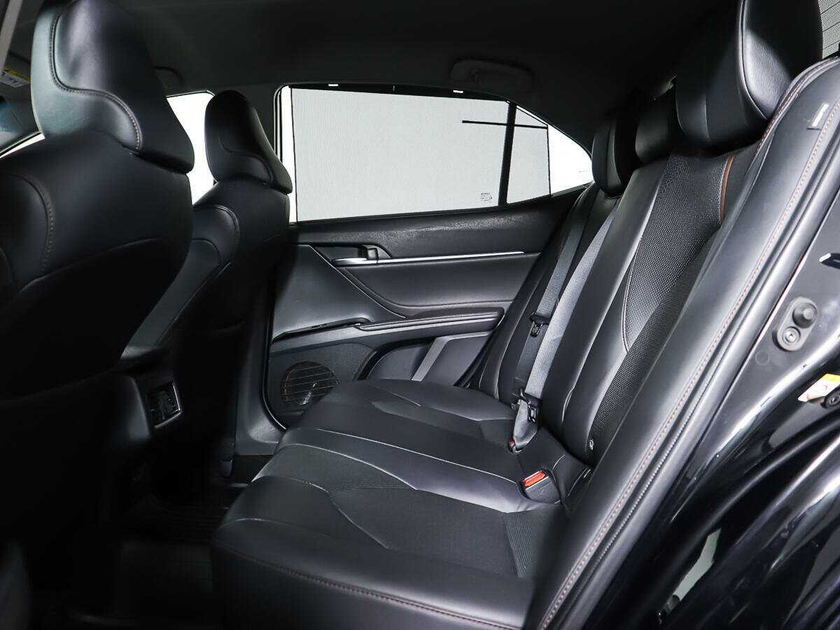 Купить Toyota Camry с пробегом. Фото: #9