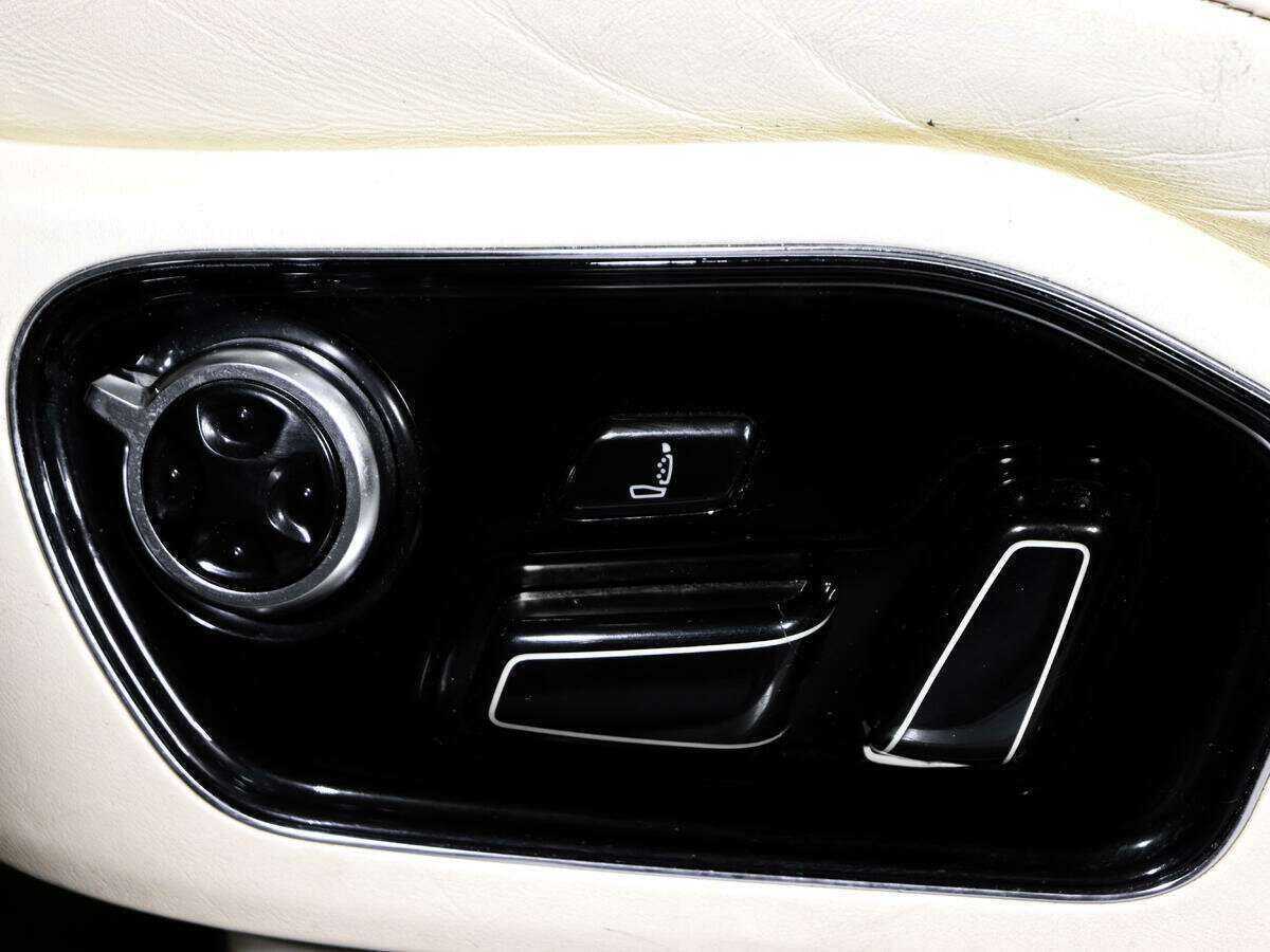 Купить Audi A8 с пробегом. Фото: #21