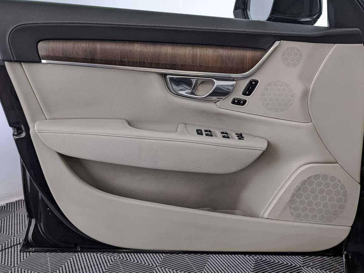 Купить Volvo S90 с пробегом. Фото: #14