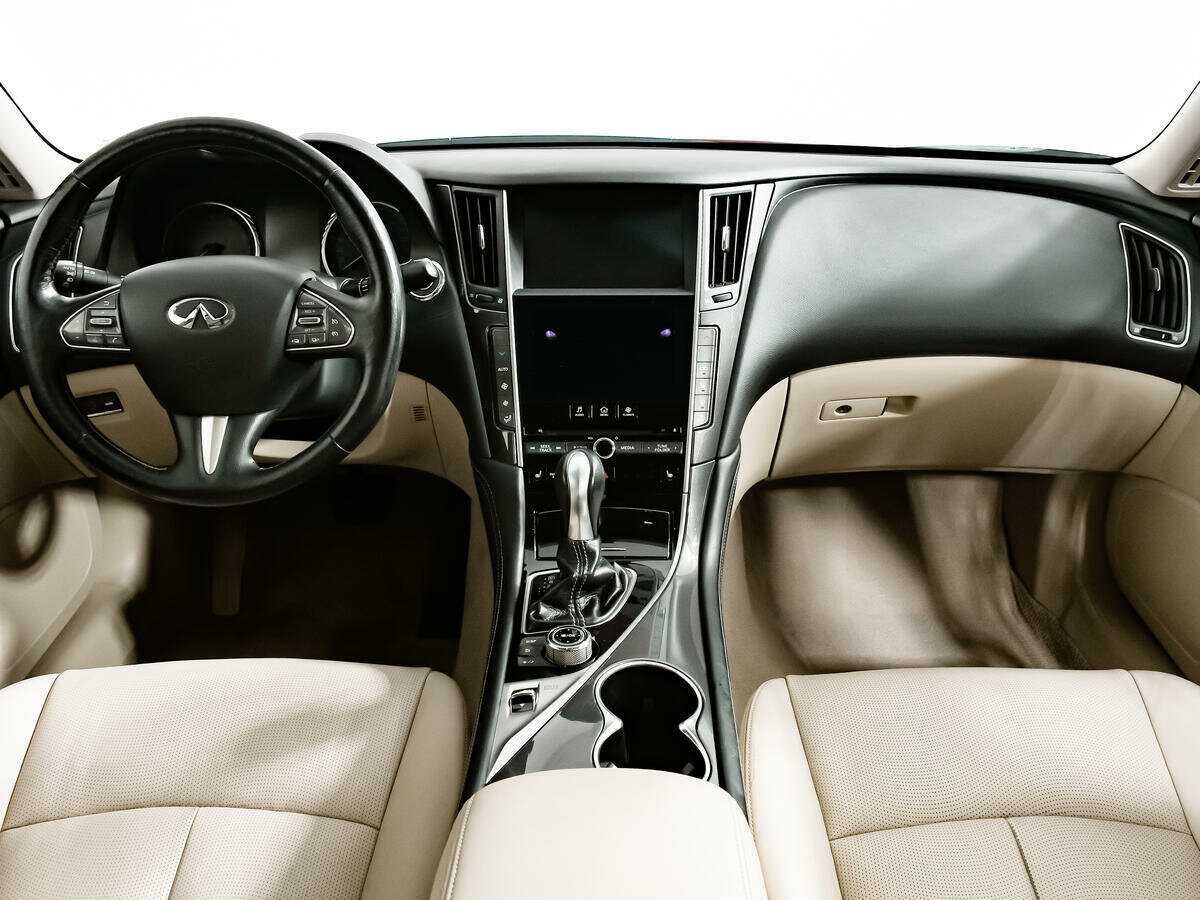 Купить Infiniti Q50 с пробегом. Фото: #9