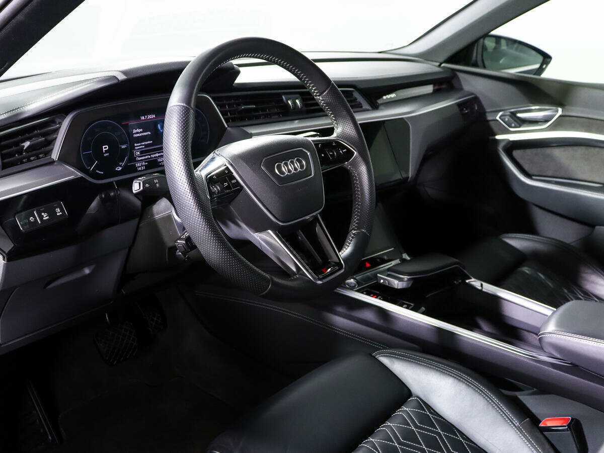 Купить Audi e-tron с пробегом. Фото: #12